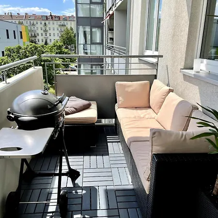 Designerwohnung Mit Balkon Und Wintergarten *