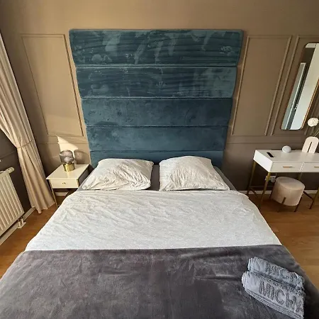 Designerwohnung Mit Balkon Und Wintergarten Berlin