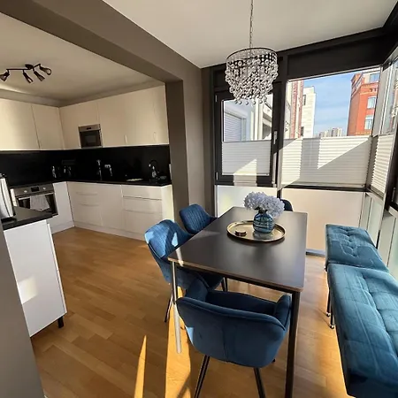 Designerwohnung Mit Balkon Und Wintergarten Berlin