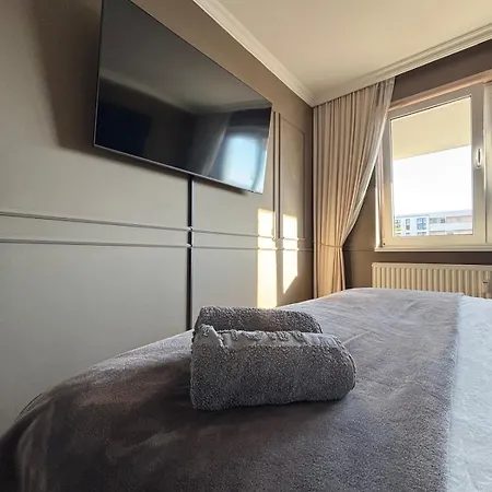 Designerwohnung Mit Balkon Und Wintergarten Apartment