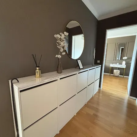 Apartment Designerwohnung Mit Balkon Und Wintergarten *