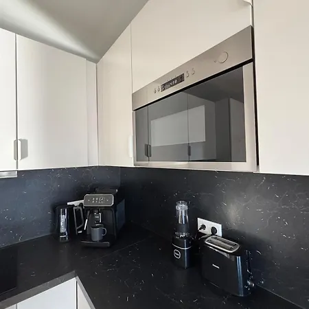 Designerwohnung Mit Balkon Und Wintergarten Apartment *