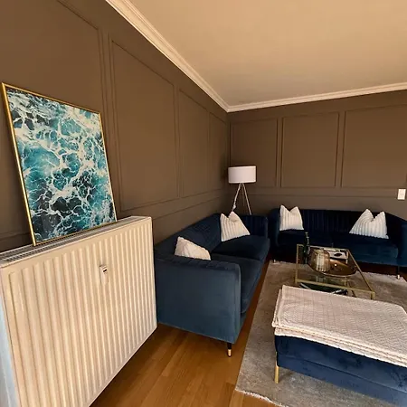 Apartment Designerwohnung Mit Balkon Und Wintergarten *