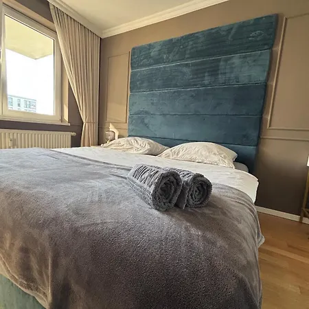 Designerwohnung Mit Balkon Und Wintergarten Berlin